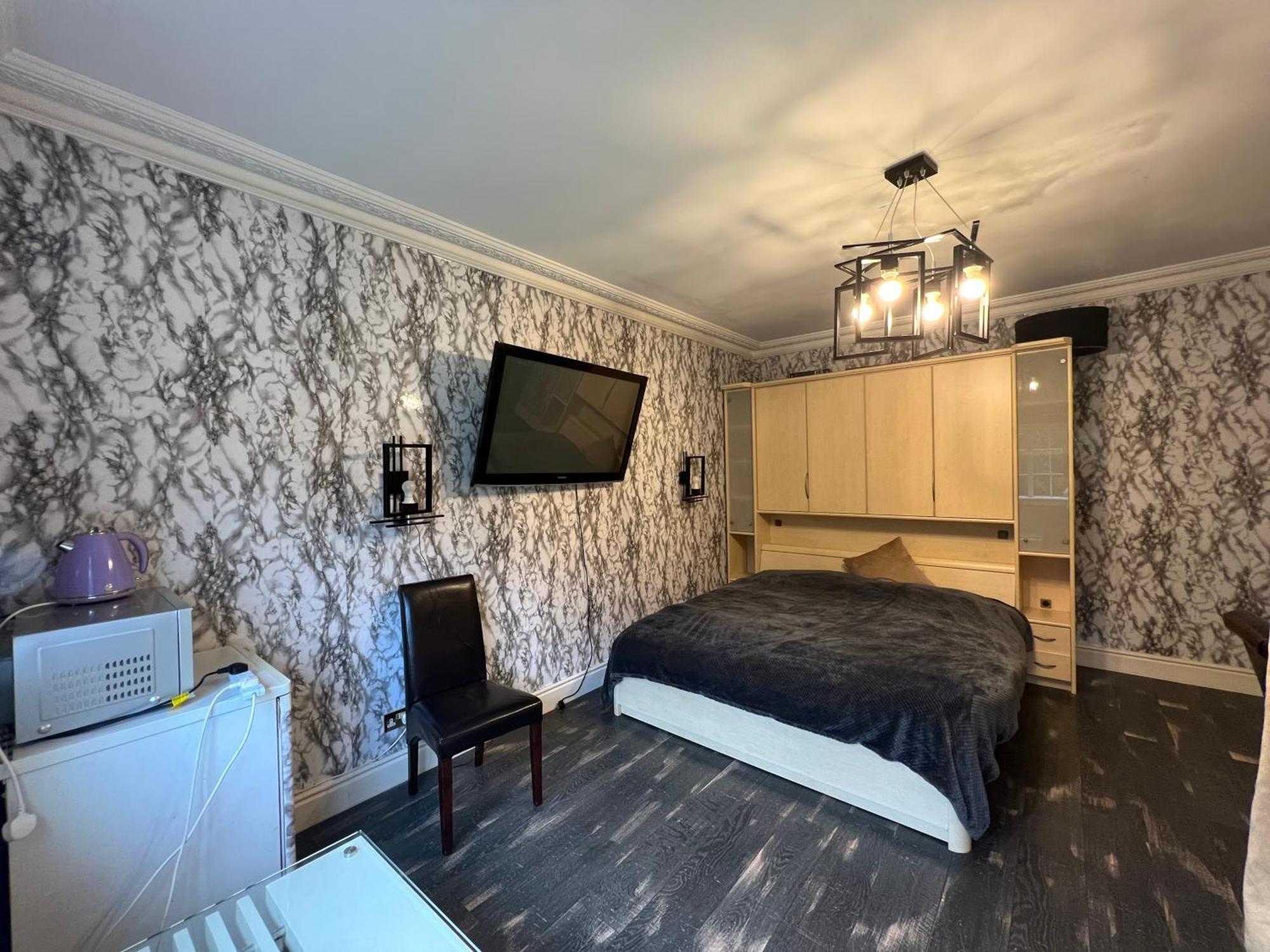The Caduceus- Residence Чертси Экстерьер фото