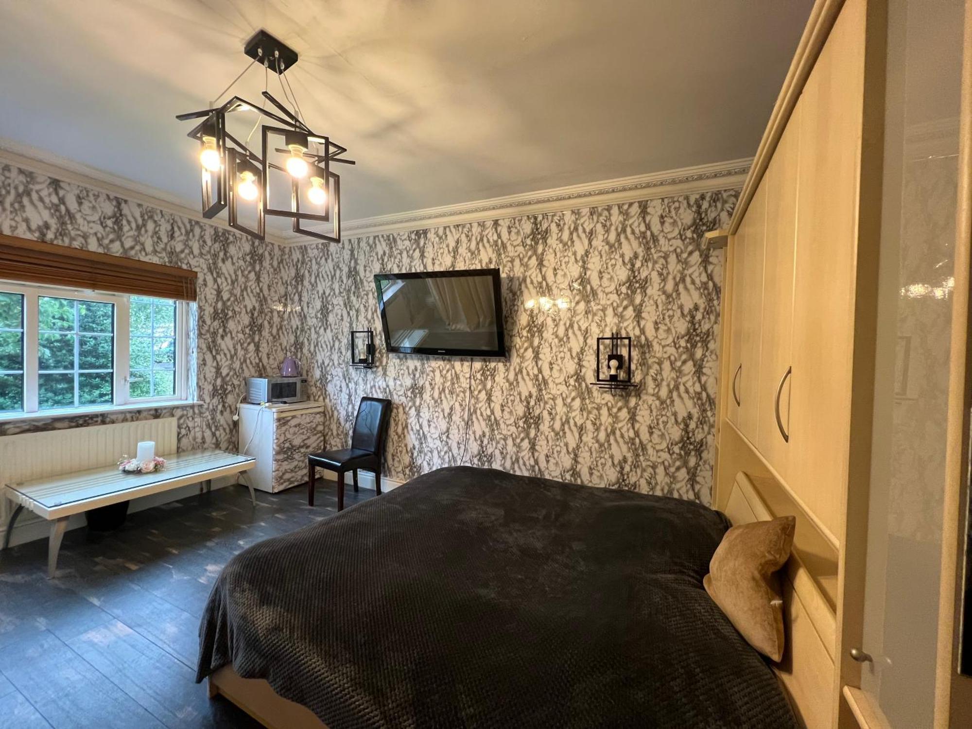 The Caduceus- Residence Чертси Экстерьер фото